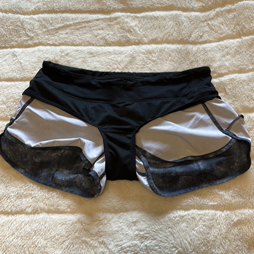 Speed Up, low rise Lululemon Shorts - Picture 5 of 6